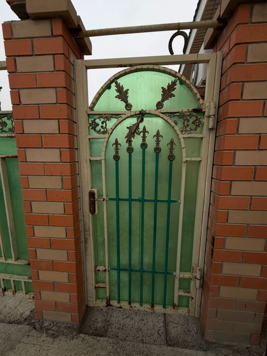 Продаю Металлические Ворота и Дверь