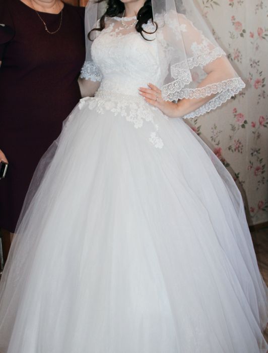 Продаю красивое свадебное платье