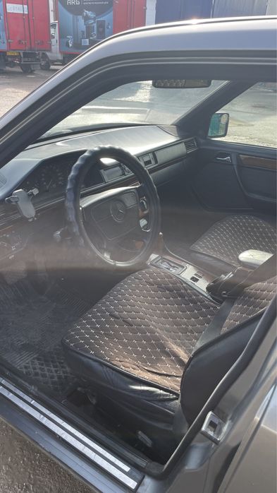 Мерседес 1993 2,2 2,2