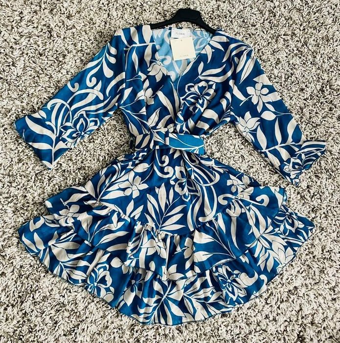 Rochie elegantă cu print floral, alb - albastru, noua,curea detașabila