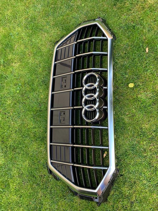 Grila radiator Audi Q3 S Line dupa 2018 cod 83A853651B , 83A853651C