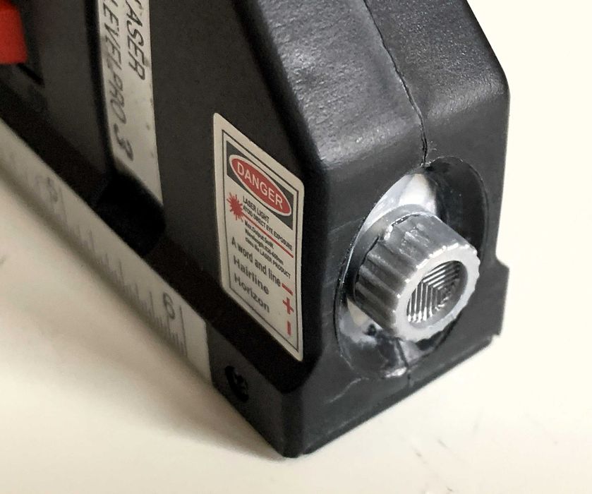 Boloboc cu nivela laser si ruleta nou