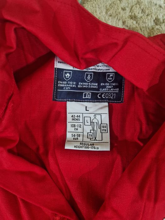 Продам спец одежду