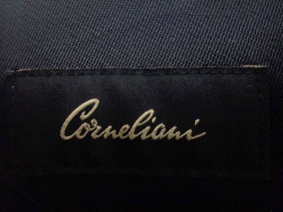 Geaca bleumarin Corneliani marimea 52