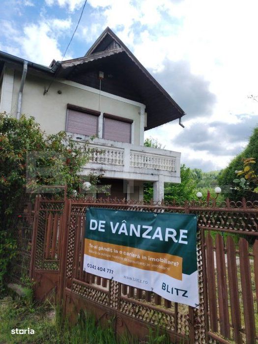 Proprietate cu teren generos 1.500 mp  Casa P+1  Voinesti