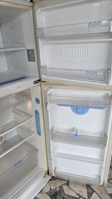 Продам холодильник LG