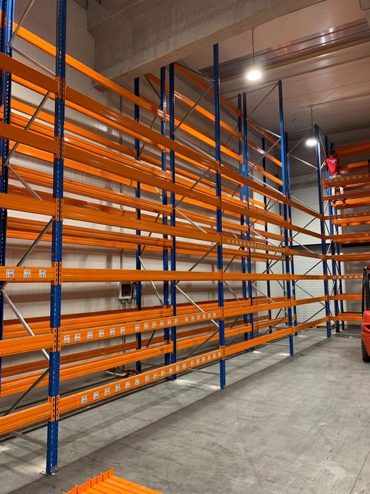 Rafturi metalice pentru depozitare paleti