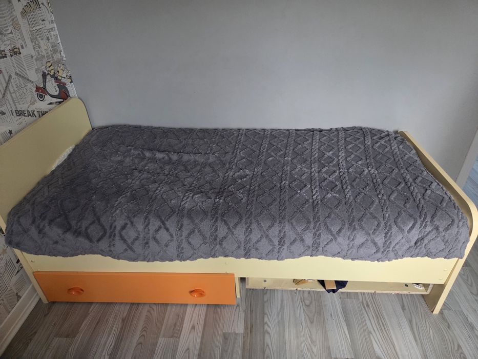 Детский шкаф и кровать