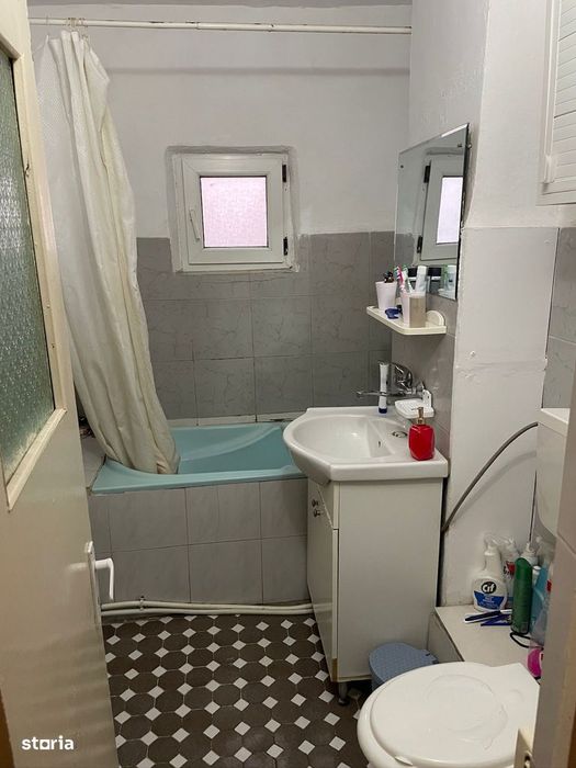 Apartament 3 camere, balcon, etaj 6, zona dr.Stanca