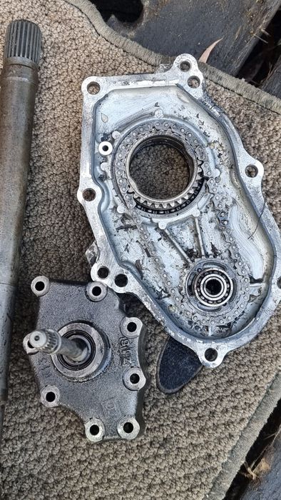 Передний редуктор на Subaru Outback 2012 год