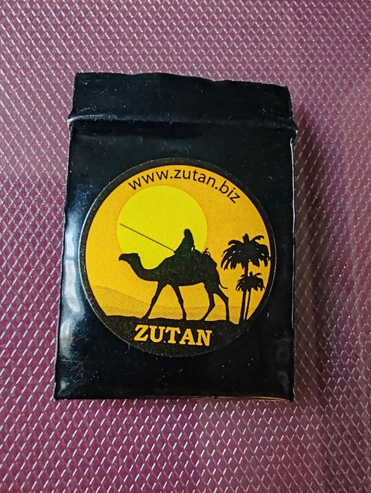 Чёрные зип-лок пакетики.