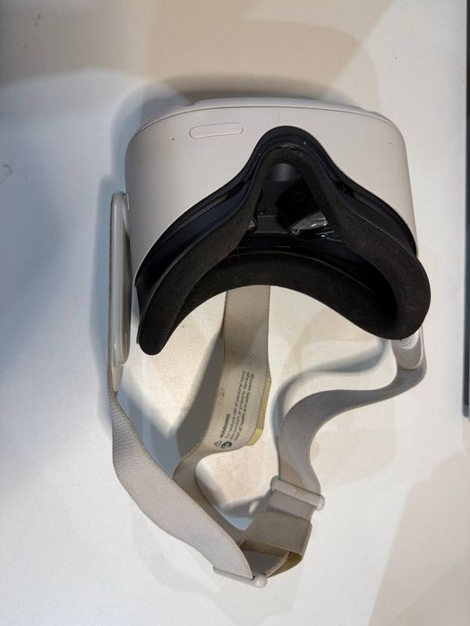 Oculus quest 2 (Очки виртуальной реальности)