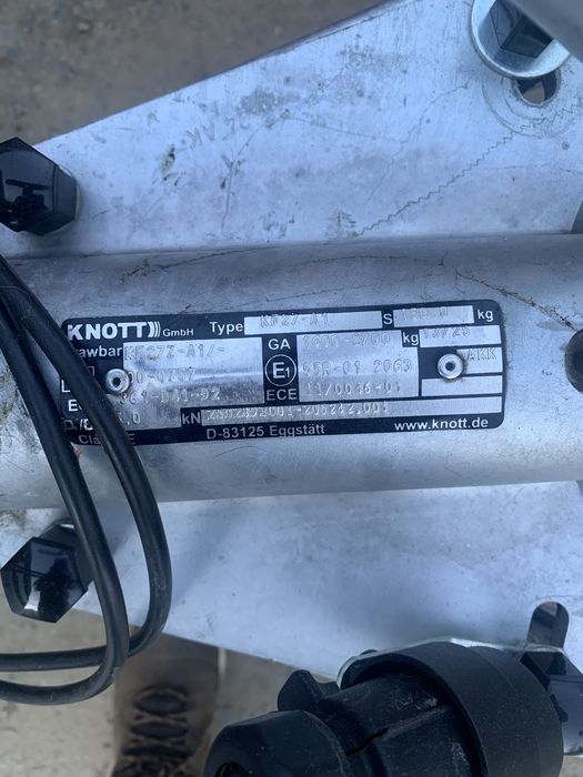 Vand remorcă 1300 kg tandem.