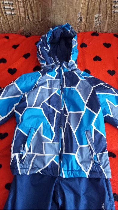 vand costum pentru iarna