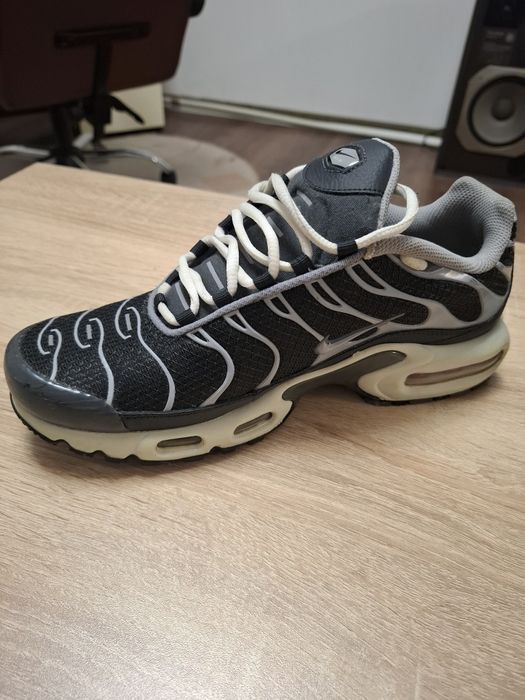 Продавам Nike Air Max Plus