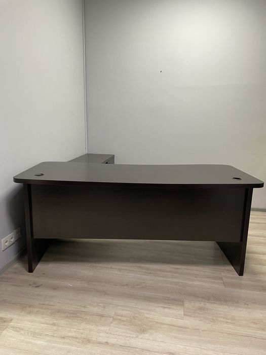 Офисный стол с комодом