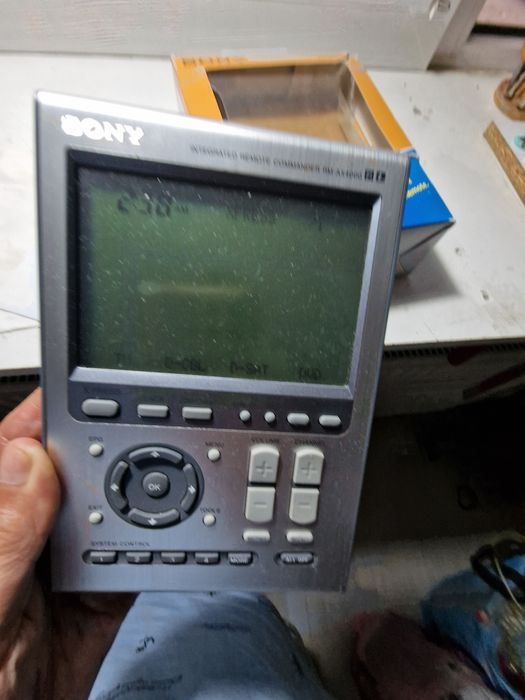 Vind telecomanda ptr scule sony audio - tv