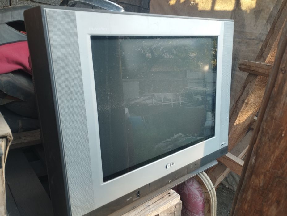 Телевизор плоский