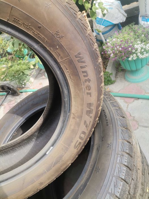 Продаются зимние шины, резина R17