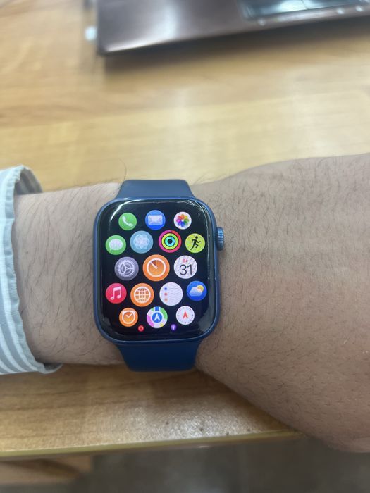 Продам часы apple wath 7