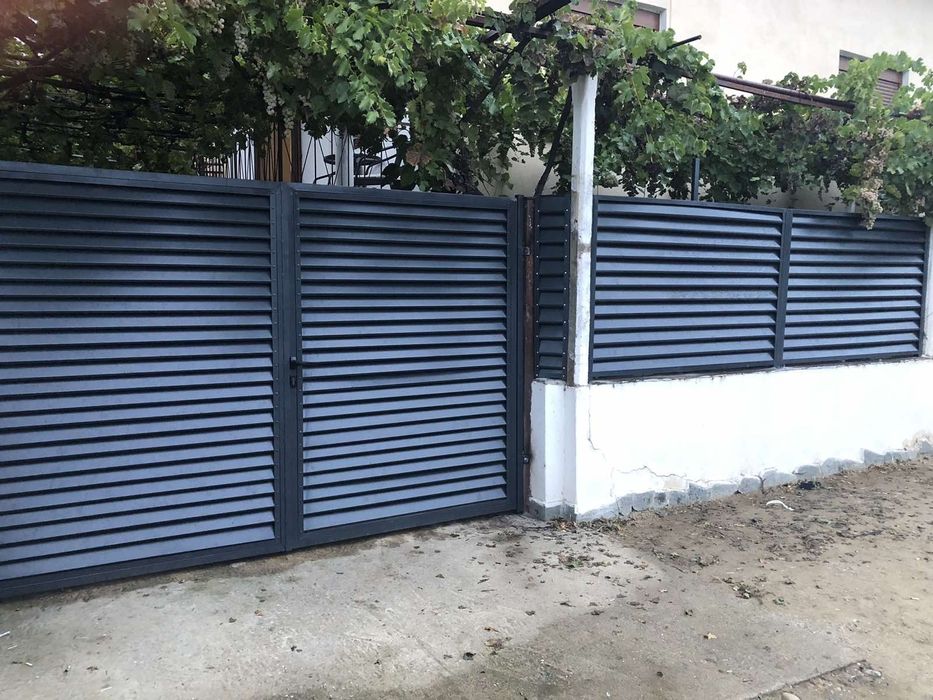 Ограда тип щора Метални врати