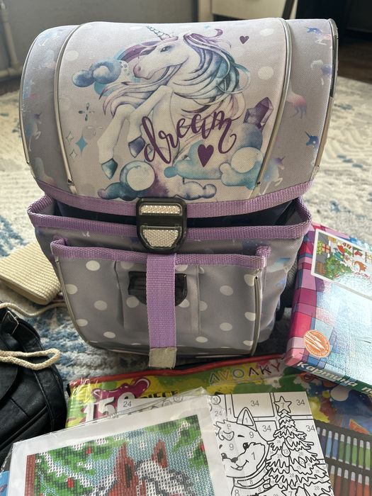 Книги для девочек, рюкзак , картинки, сумочки, разукрашки