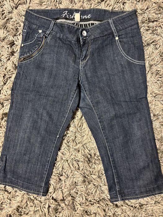 Blugi scurti Fishbone