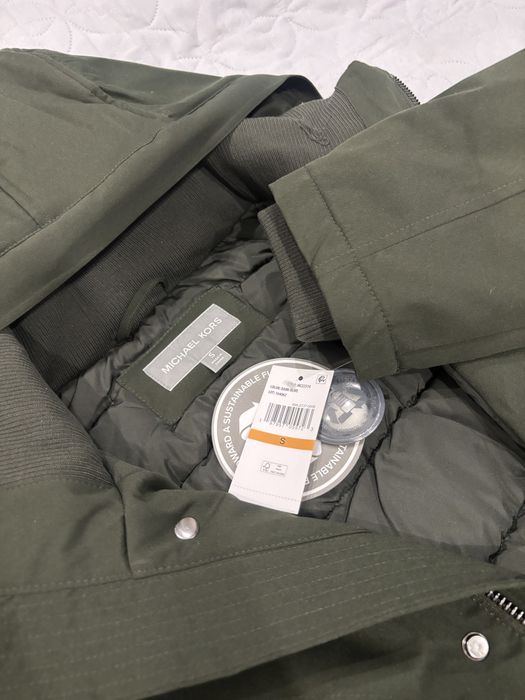 Продам парку-пуховик