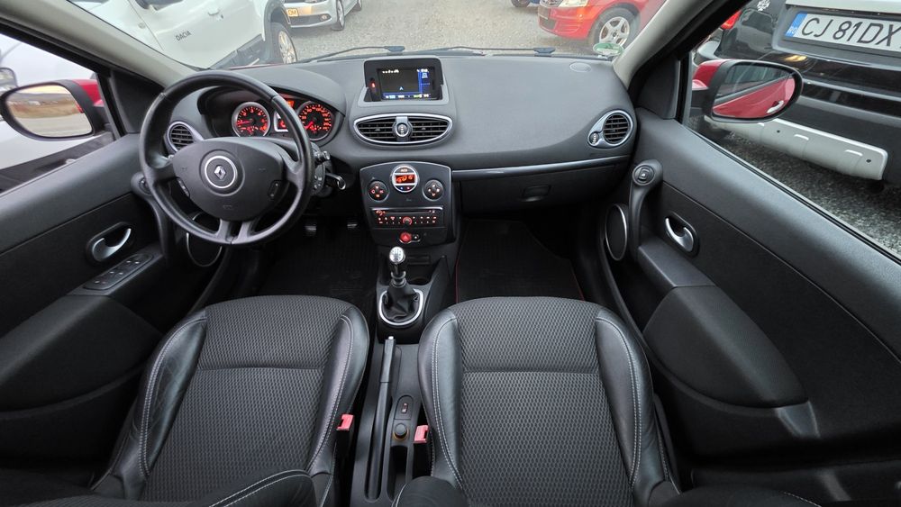 Renault Clio Tom Tom Edition  1.5 dci 6 trepte an 2011 euro 5 varianta Full