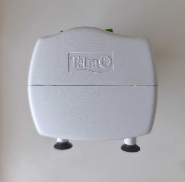продается автоматическая кормушка TETRA