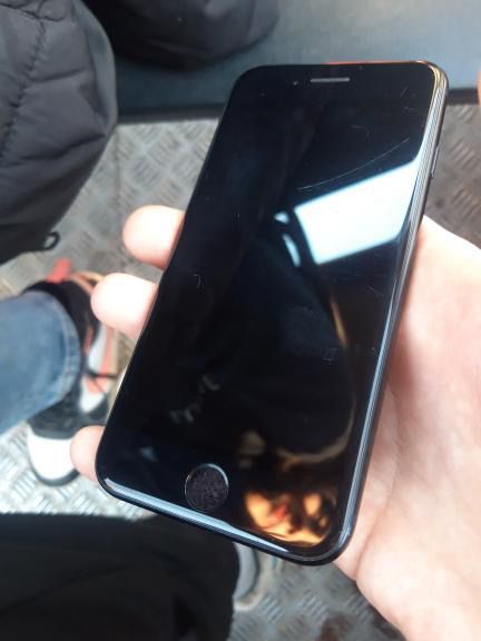 vand doar azi iphone 8 black !!