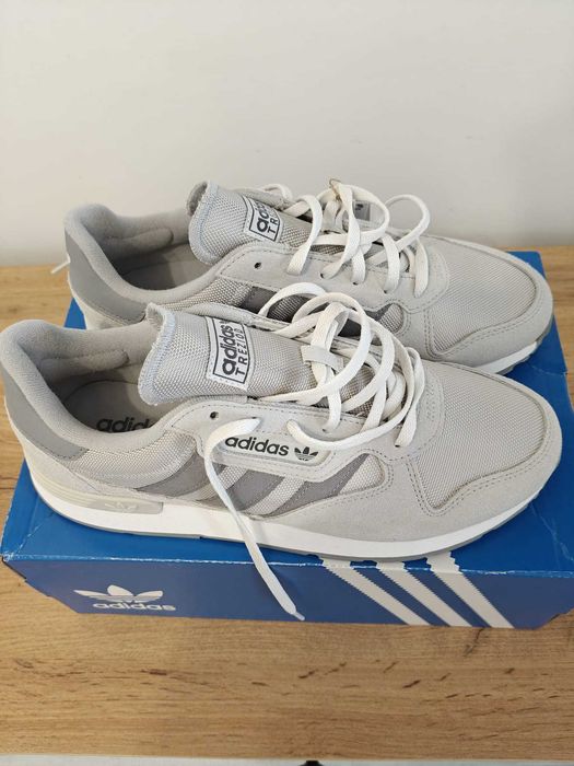 Adidas Treziod 2 IH3802 Marimea 42 2/3 Gri