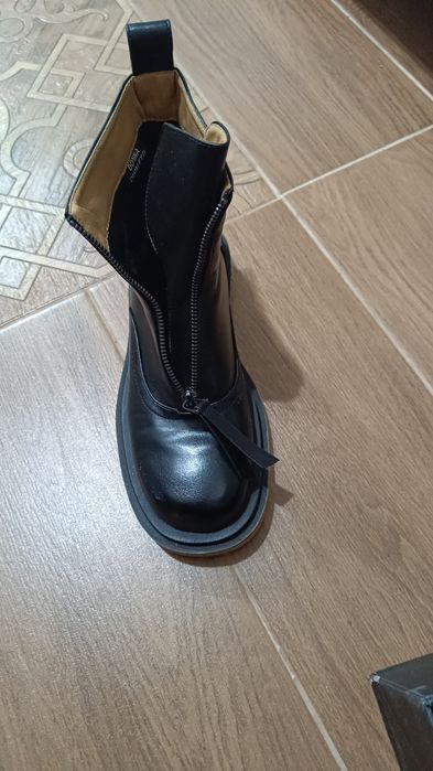 Продам женские ботинки,размер 39