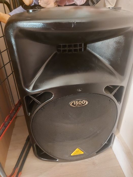 Boxa activa behringer