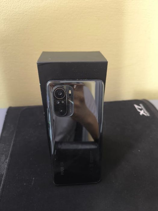 Телефон поко ф3 8/256