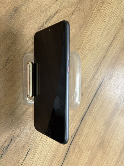 Продам Хуавей П20/ Huawei P20