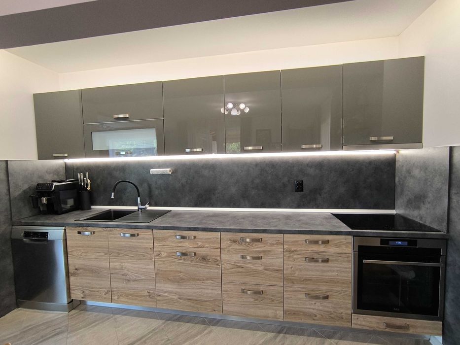 Продава се Къща в с. Драгичево, Област Перник - 220 кв.м за 1910 €/кв.м - Снимка #9