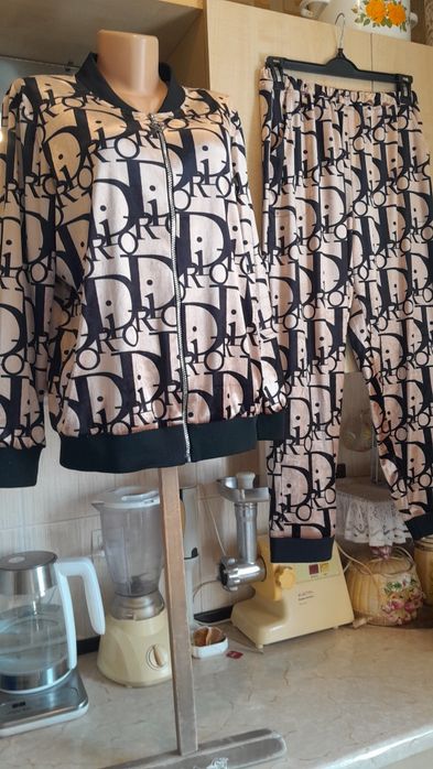 Спортивный костюм