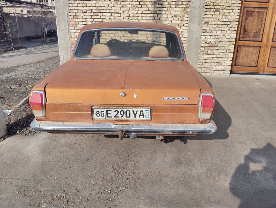 Волга 2410 золотой