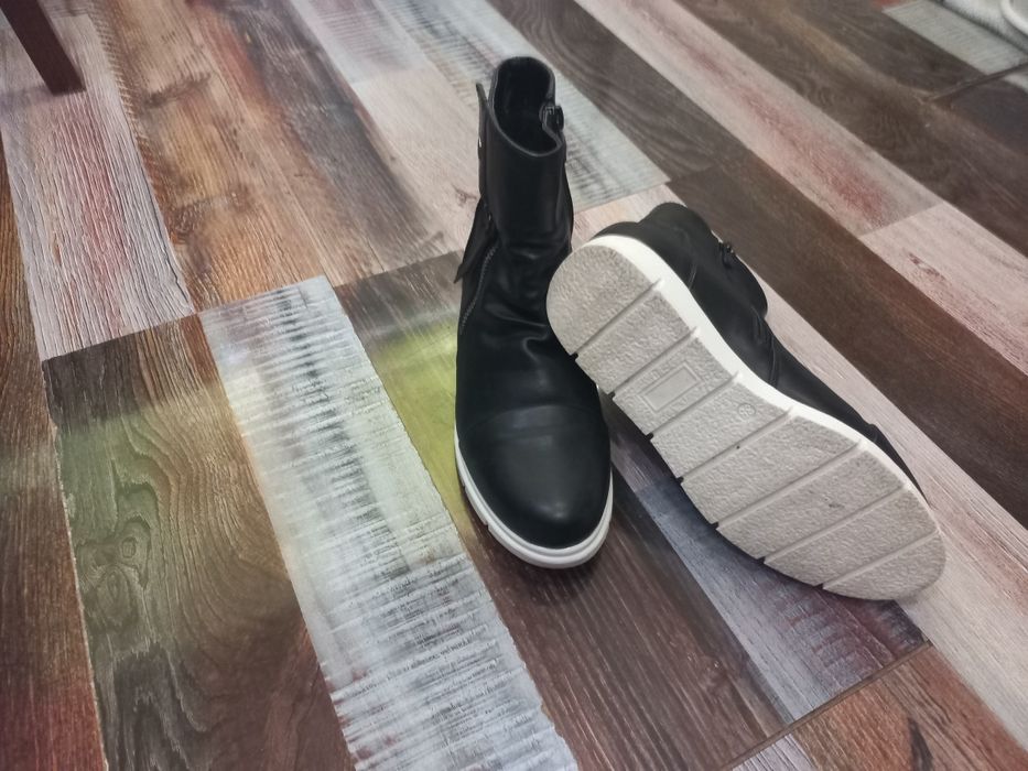 Дамски кецове и боти