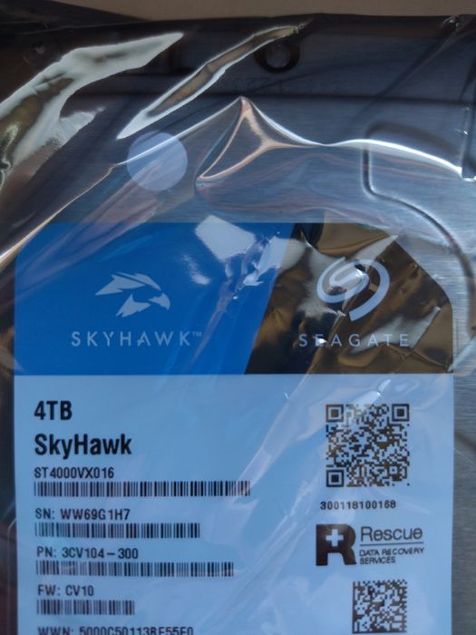 Жёсткий диск 4тб/HDD SkyHawk 4TB