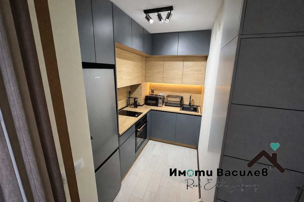 Дава се под наем Едностаен апартамент в София, Център - 40 кв.м за 588.03 € - Снимка #2