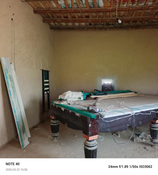 bilyard sotiladi holati yaxshi miramirli tosh