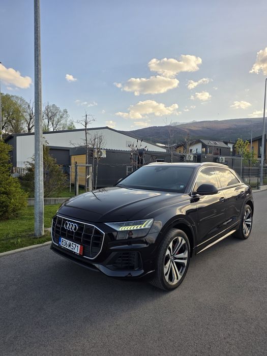 Audi Q8 3.0 340 коня с масаж, хед ъп, 22ки ковани на 25.2 в България