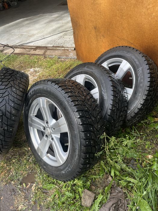 Продам зима с титановыми дисками R 17