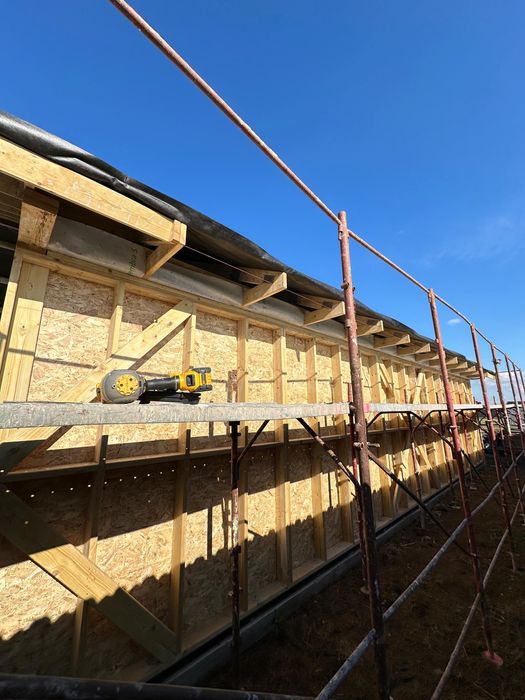 Inchiriez schela metalica