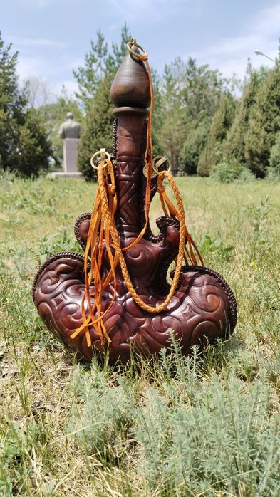 Торсык  қолдан жасалған ұлттық ыдыс түрі