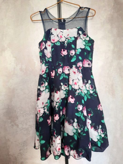 Платье на девочку 5-6 лет