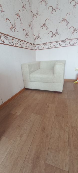 Продам диван с креслом