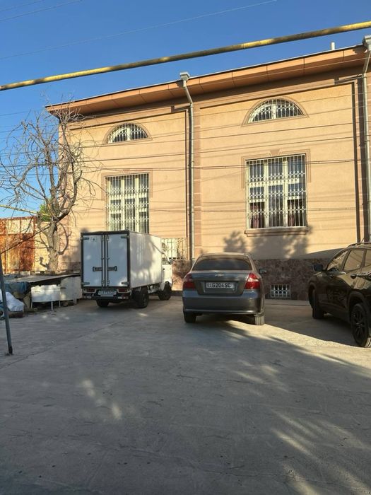 Изза, 6 соток, вдоль дороги, 2 этажа, 8 комнат, можно под бизнес!